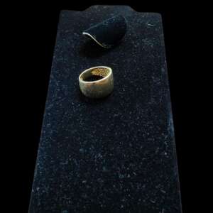 Womans 14k gold ring